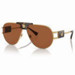 Versace VE2252 147073 en perspectiva con diseño aviador y detalles dorados