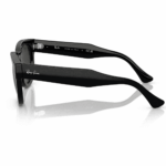 Lentes de sol Ray-Ban de montura negra brillante con lentes verde oscuro, vista lateral de las varillas