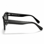 Ray-Ban RB2186 901/58 con varillas de 145 mm, montura negra y lentes verde polarizado, vista lateral sobre fondo blanco.