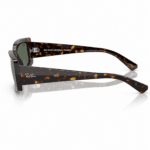 Ray-Ban RB4395 1359/71 lentes de sol con estructura acetato, cristales verde oscuro y varillas de 140 mm, vista lateral sobre fondo blanco.