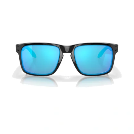 Oakley Holbrook OO9102-F555 con montura negro brillante y lentes Prizm Sapphire, vista frontal sobre fondo blanco.