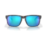 Oakley Holbrook OO9102-G755 con montura negro mate con carey y lentes Prizm Sapphire Polarized, vista frontal sobre fondo blanco.