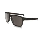 Oakley Sliver XL OO9341-0457 con montura carey marrón mate y lentes Warm Grey, vista diagonal sobre fondo blanco.