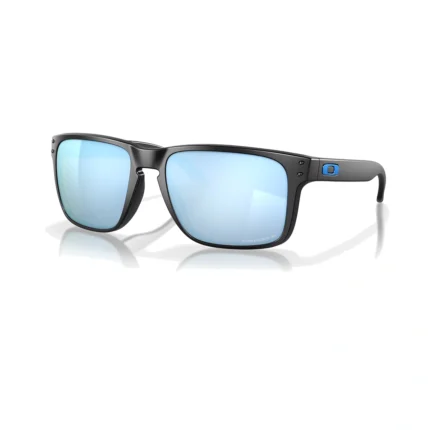 Oakley Holbrook XL OO9417-2559 con montura negro mate y lentes Prizm Deep Water Polarized, vista diagonal sobre fondo blanco.