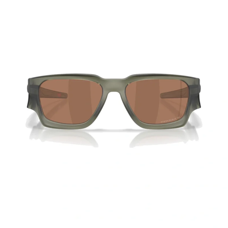 Oakley Instagator OO9514-0558 con montura Matte Olive Ink y lentes Prizm Tungsten Polarized, vista frontal sobre fondo blanco.