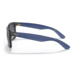 Ray-Ban RB4165 852/86 vista lateral sobre fondo blanco.