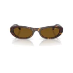 Vogue VO5695SU W65683 con montura habana oscuro y lentes marrón oscuro polarizado, vista frontal sobre fondo blanco.
